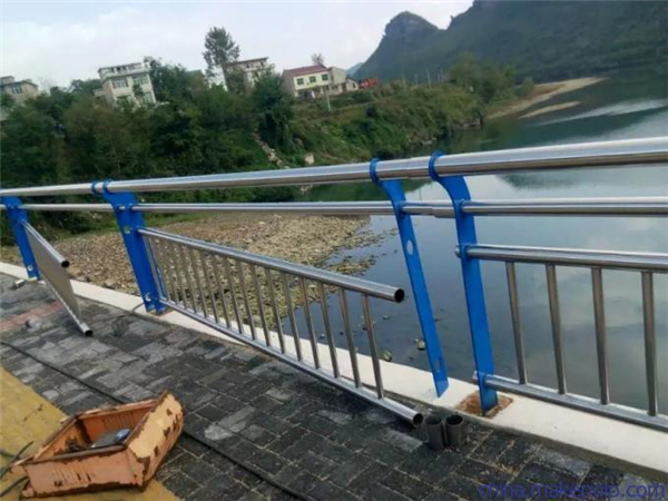 河北不锈钢复合管护栏是一种卓越的防护材料
